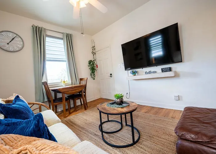 Bloom And Relax Historic 1br In Downtown Tucson